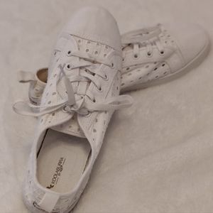 Like New: Koolaburra by UGG Women's Eyelet Tennis Shoes Women Size 11